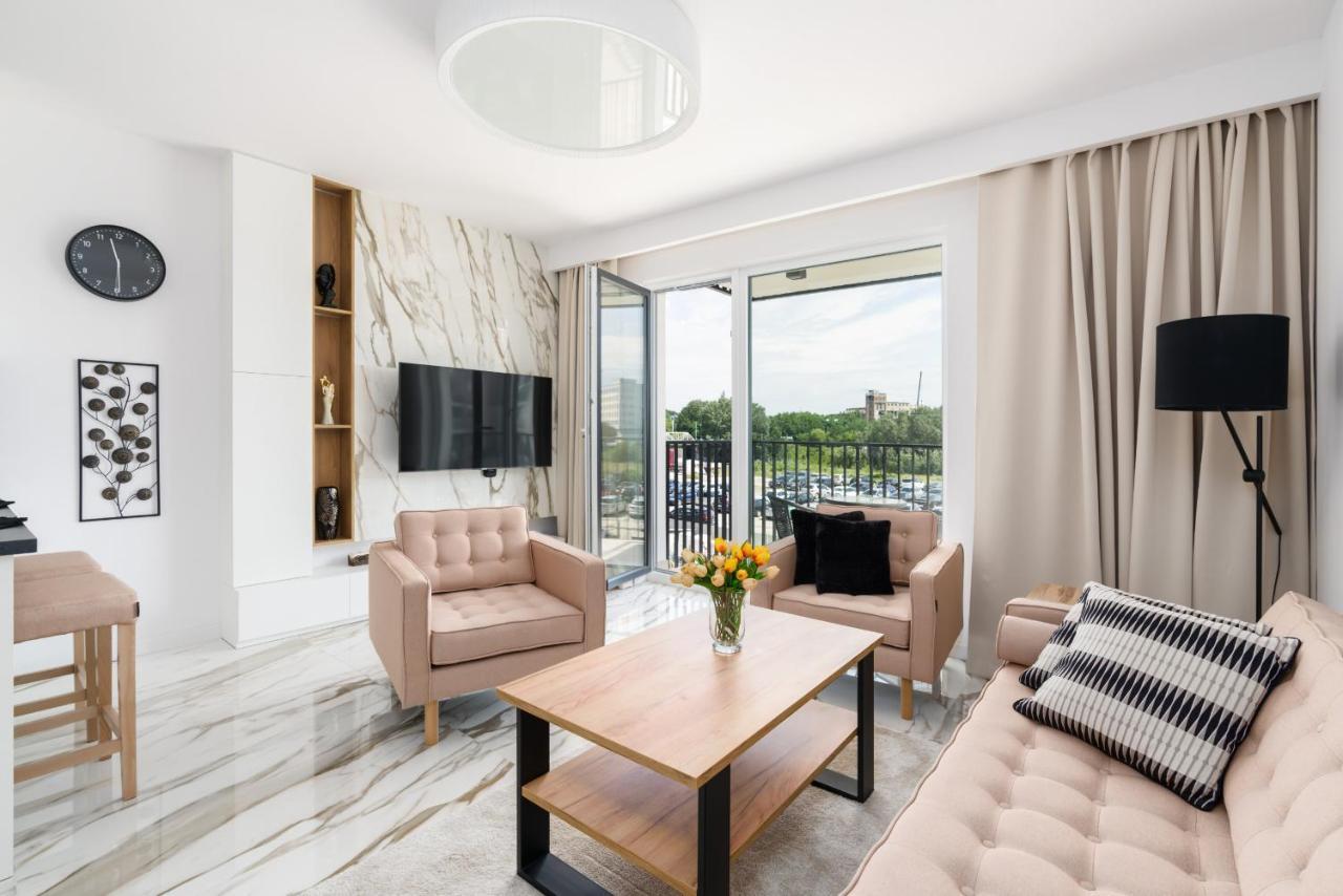 Esencja Apartments With Free Parking Garbary 104 By Noclegi Renters Poznań Exteriör bild
