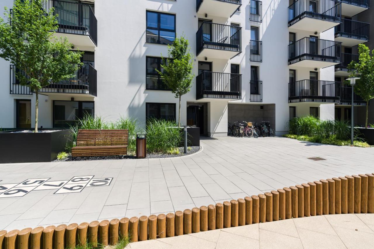 Esencja Apartments With Free Parking Garbary 104 By Noclegi Renters Poznań Exteriör bild