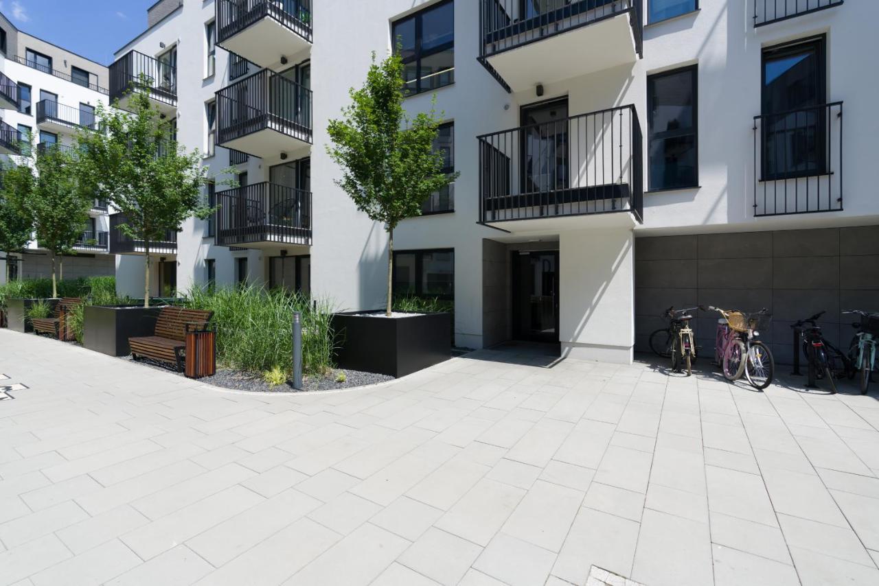 Esencja Apartments With Free Parking Garbary 104 By Noclegi Renters Poznań Exteriör bild