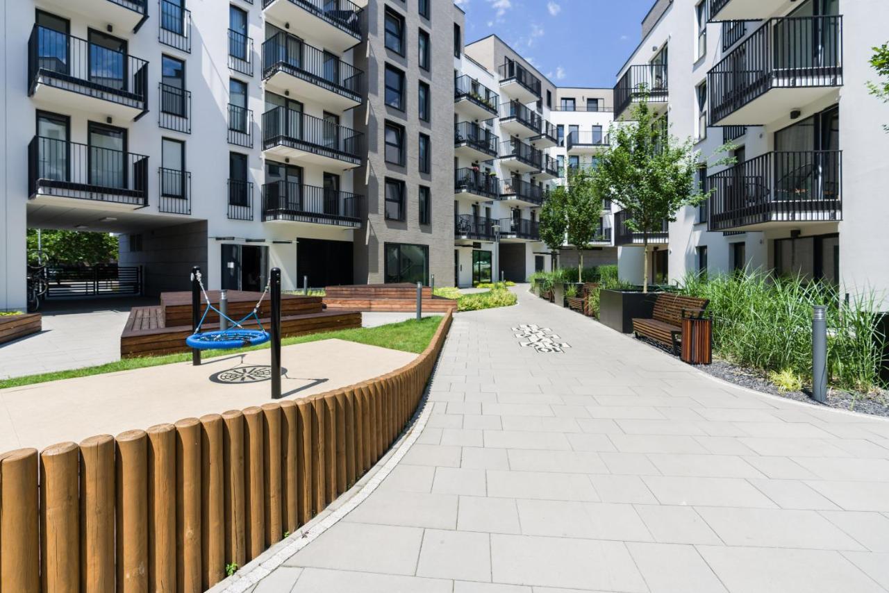Esencja Apartments With Free Parking Garbary 104 By Noclegi Renters Poznań Exteriör bild