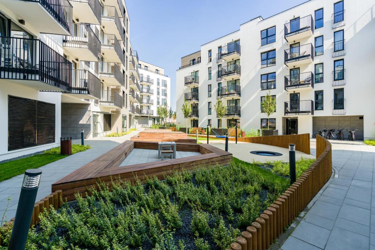 Esencja Apartments With Free Parking Garbary 104 By Noclegi Renters Poznań Exteriör bild