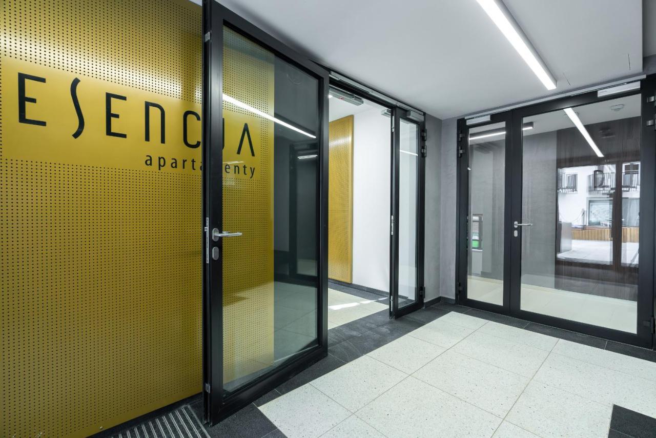 Esencja Apartments With Free Parking Garbary 104 By Noclegi Renters Poznań Exteriör bild