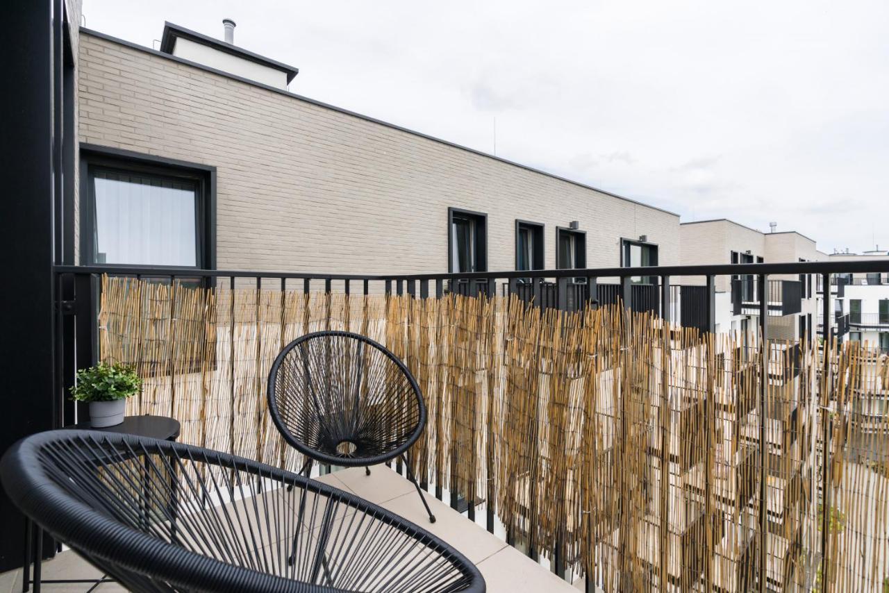 Esencja Apartments With Free Parking Garbary 104 By Noclegi Renters Poznań Exteriör bild
