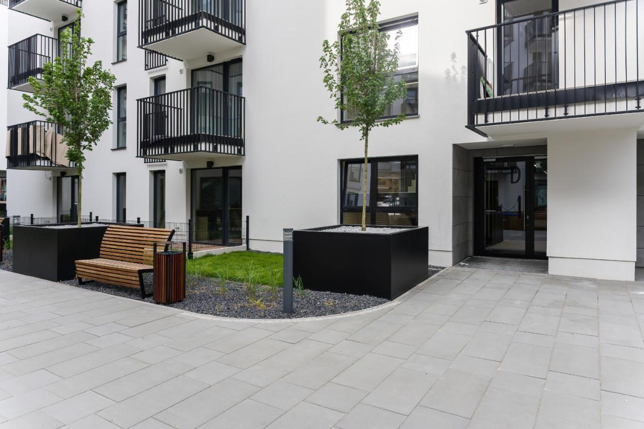 Esencja Apartments With Free Parking Garbary 104 By Noclegi Renters Poznań Exteriör bild