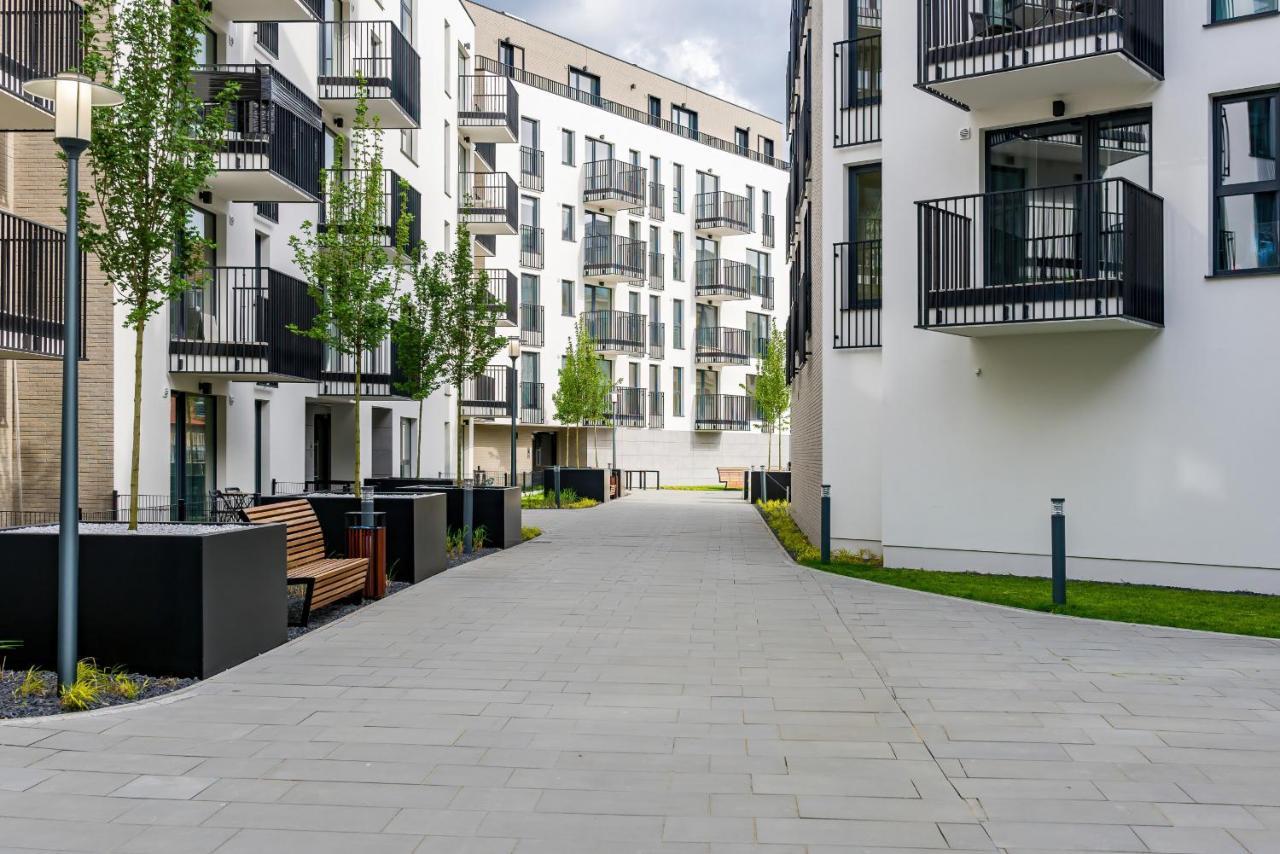 Esencja Apartments With Free Parking Garbary 104 By Noclegi Renters Poznań Exteriör bild
