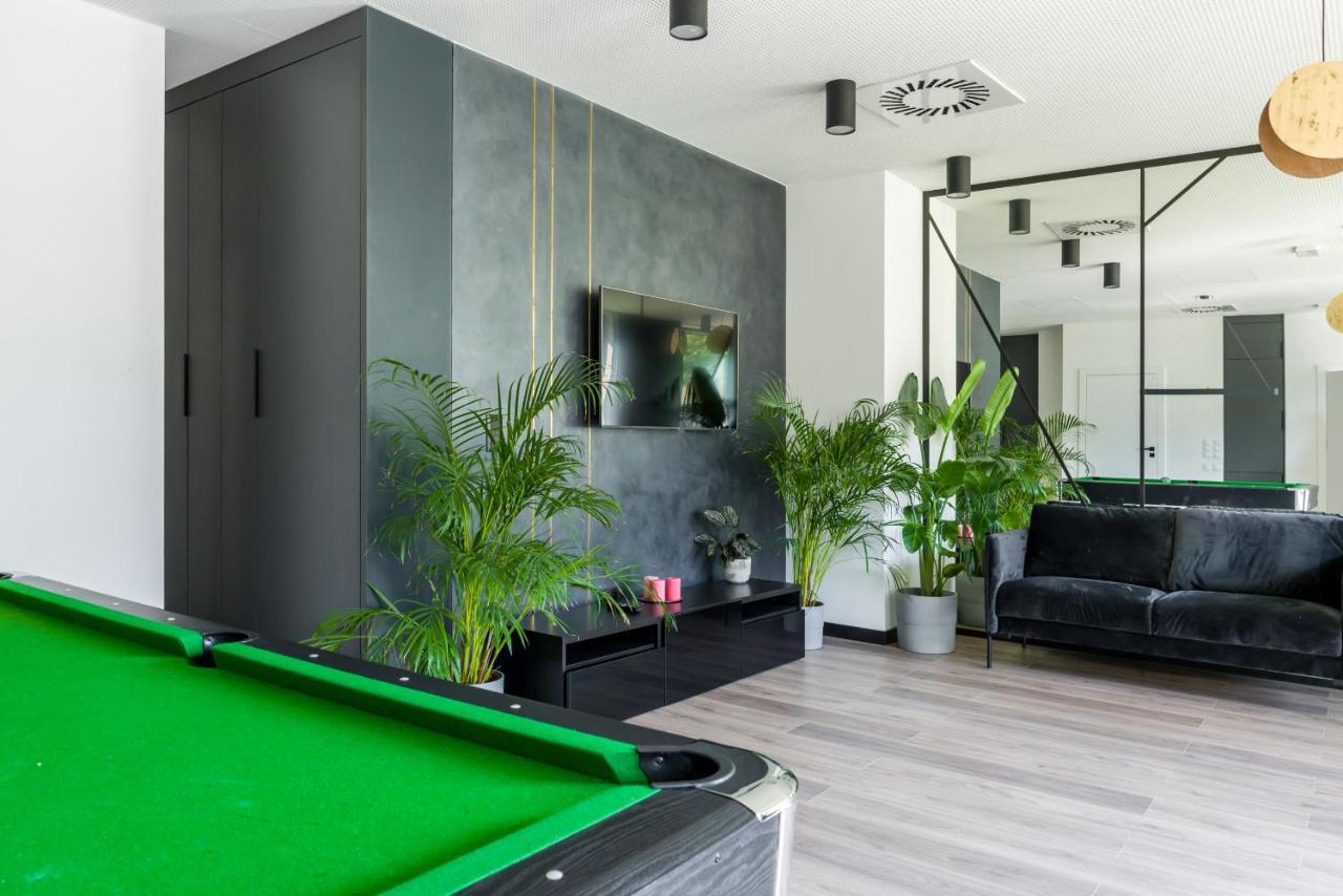 Esencja Apartments With Free Parking Garbary 104 By Noclegi Renters Poznań Exteriör bild