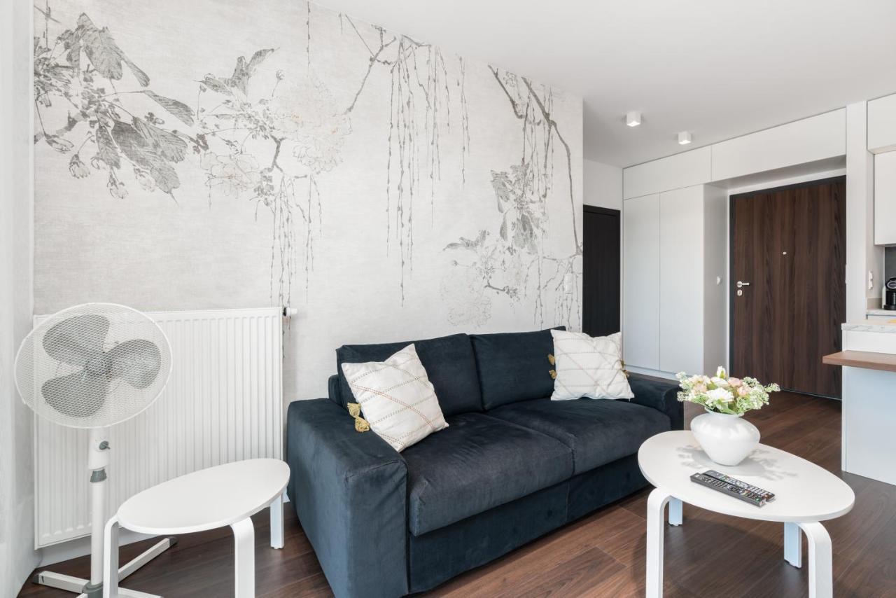 Esencja Apartments With Free Parking Garbary 104 By Noclegi Renters Poznań Exteriör bild