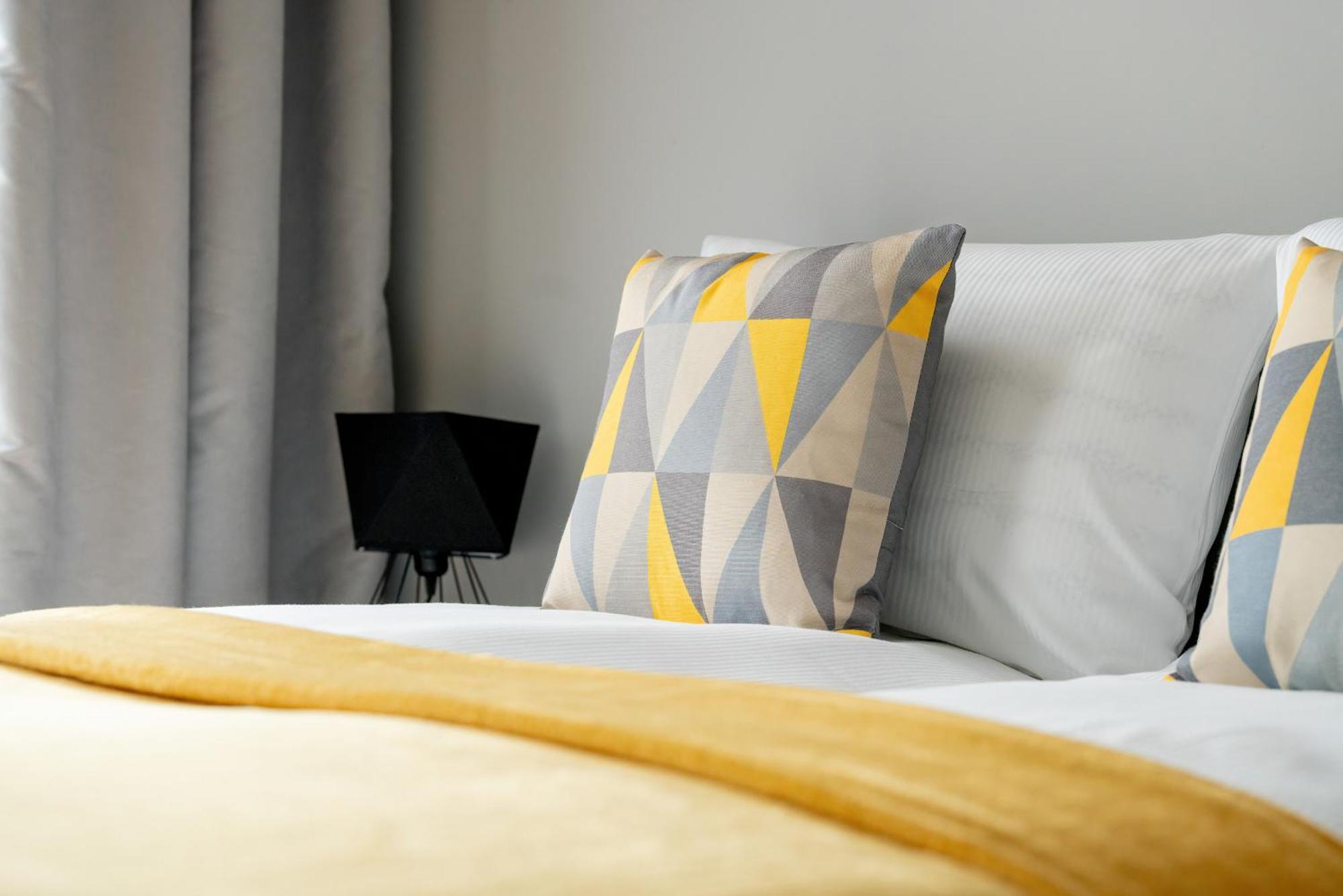 Esencja Apartments With Free Parking Garbary 104 By Noclegi Renters Poznań Exteriör bild