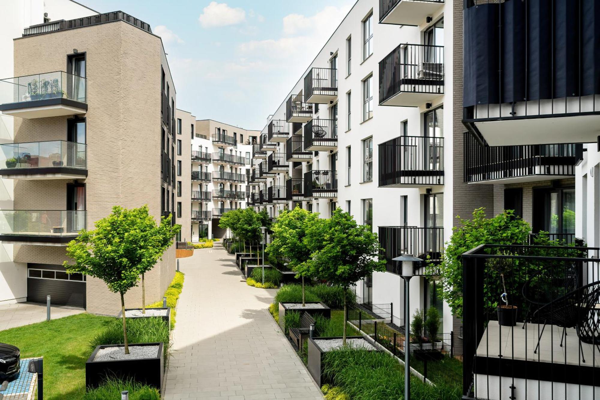 Esencja Apartments With Free Parking Garbary 104 By Noclegi Renters Poznań Exteriör bild
