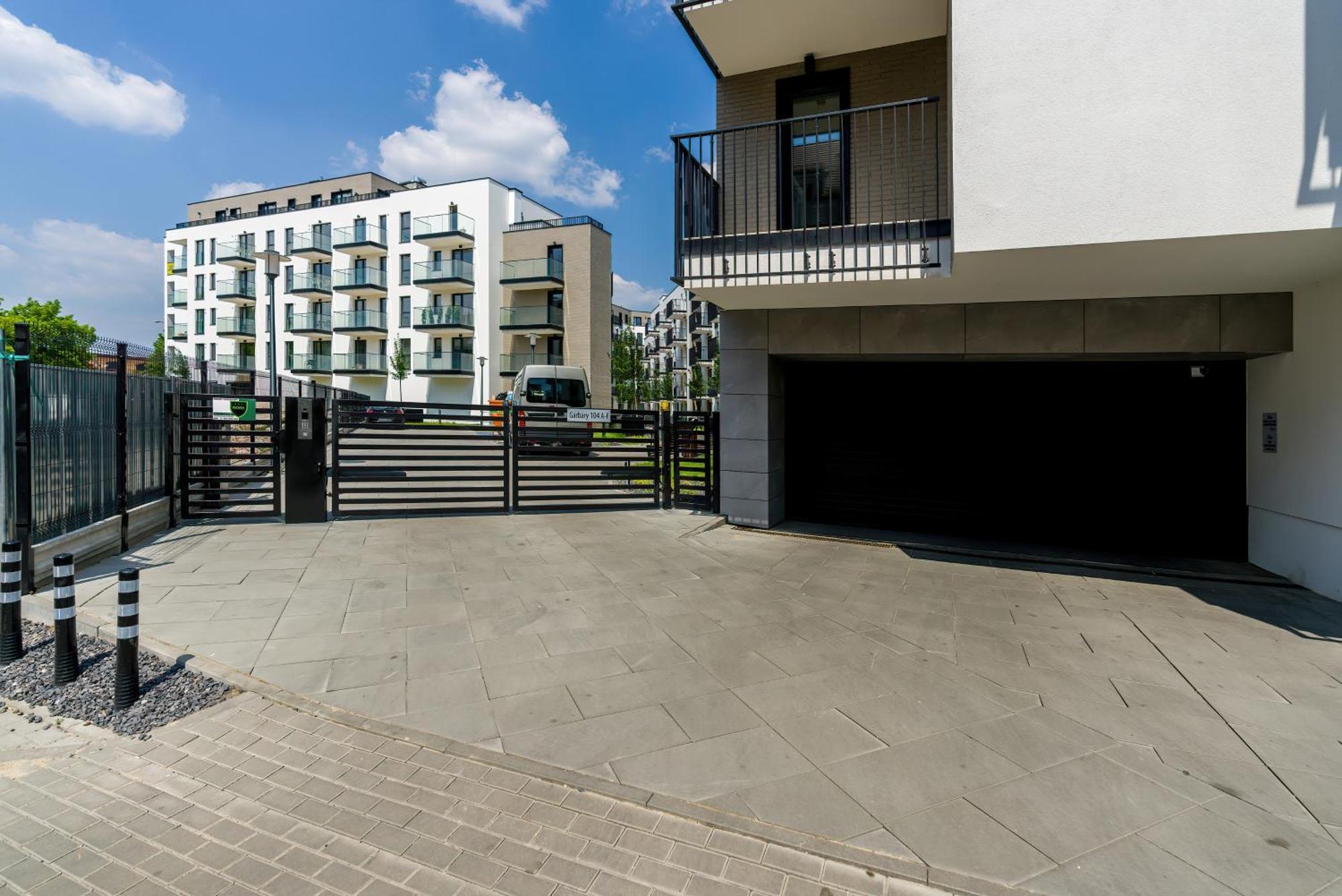 Esencja Apartments With Free Parking Garbary 104 By Noclegi Renters Poznań Exteriör bild