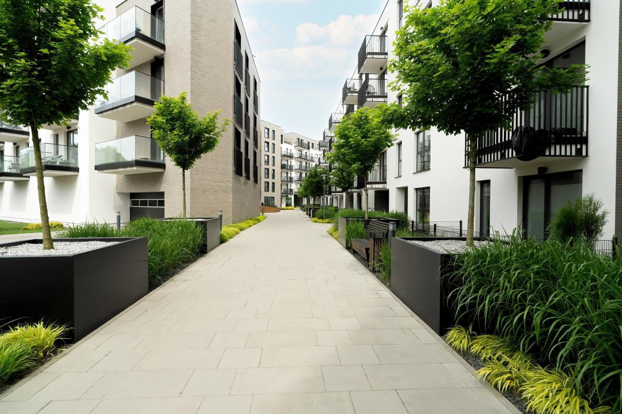 Esencja Apartments With Free Parking Garbary 104 By Noclegi Renters Poznań Exteriör bild