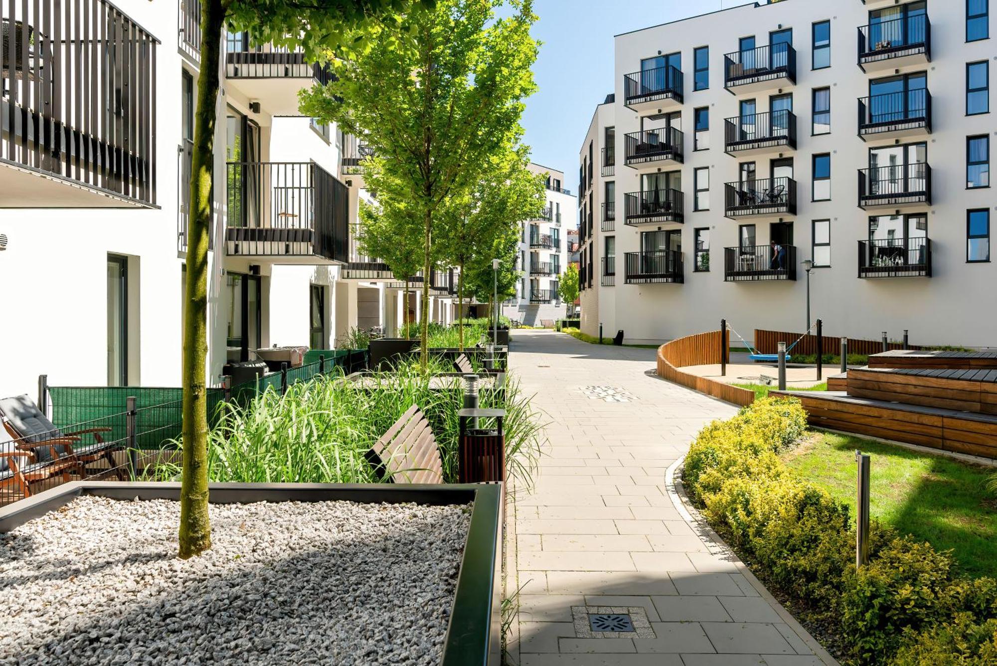 Esencja Apartments With Free Parking Garbary 104 By Noclegi Renters Poznań Exteriör bild